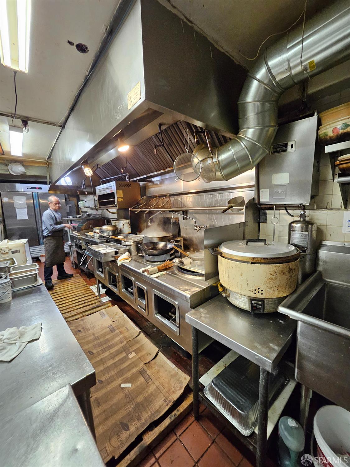 2406 19th, San Francisco, CA, 94116