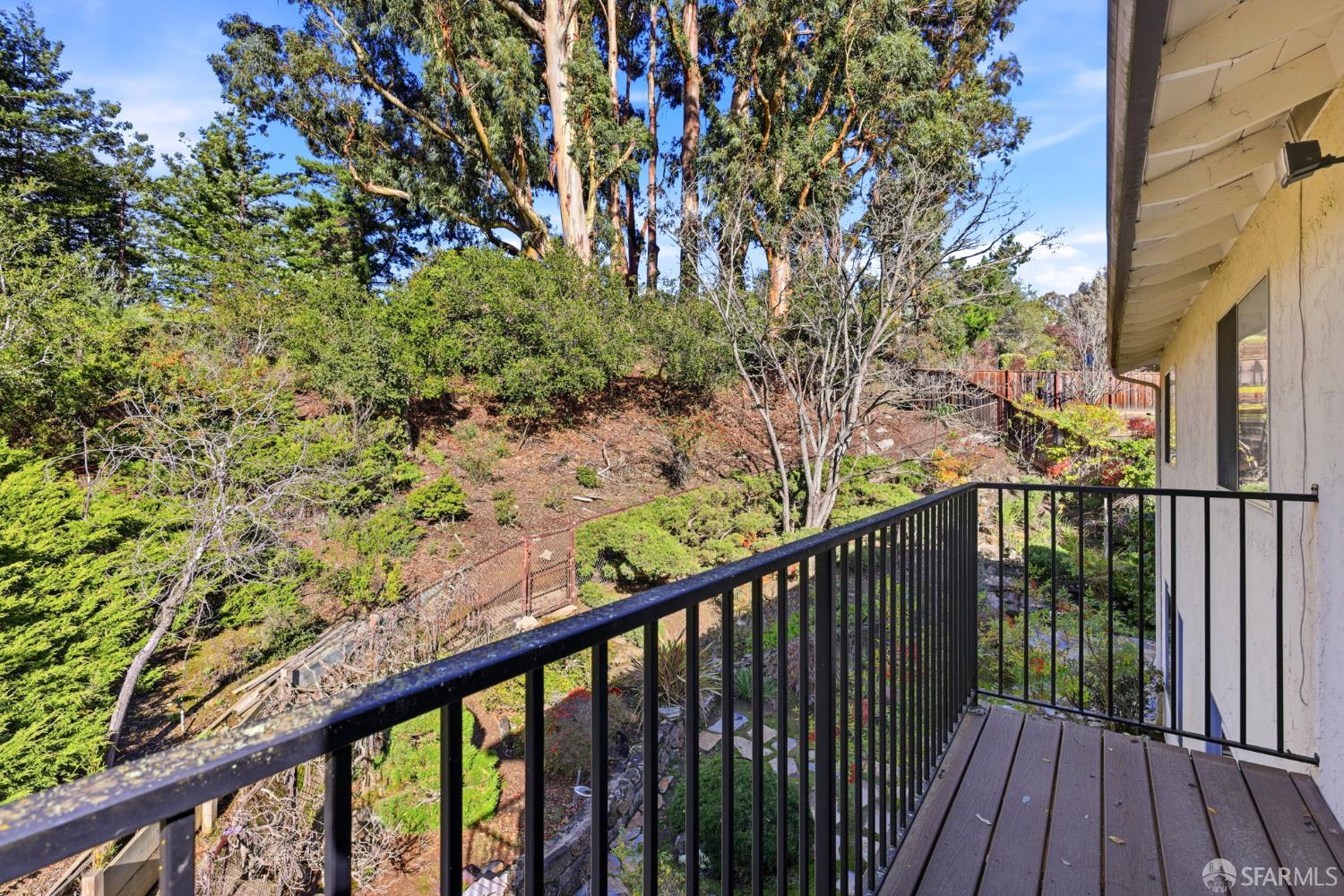 Detail Gallery Image 24 of 44 For 124 Csm Dr, San Mateo,  CA 94402 - 4 Beds | 2/1 Baths