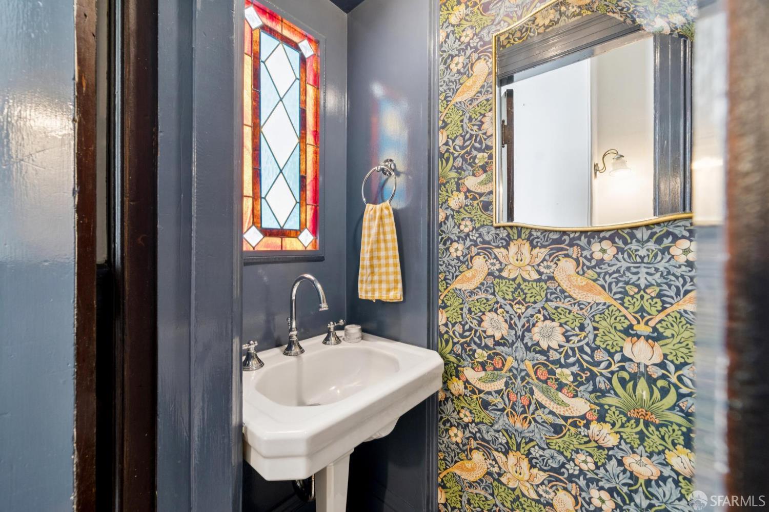 Detail Gallery Image 29 of 36 For 1461 Page St, San Francisco,  CA 94117 - 6 Beds | 2/2 Baths