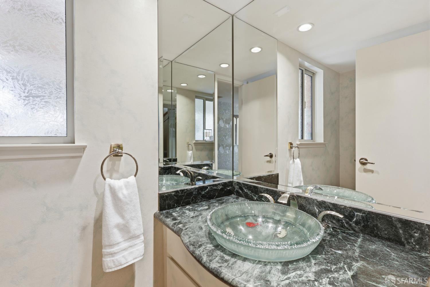 Detail Gallery Image 18 of 44 For 124 Csm Dr, San Mateo,  CA 94402 - 4 Beds | 2/1 Baths