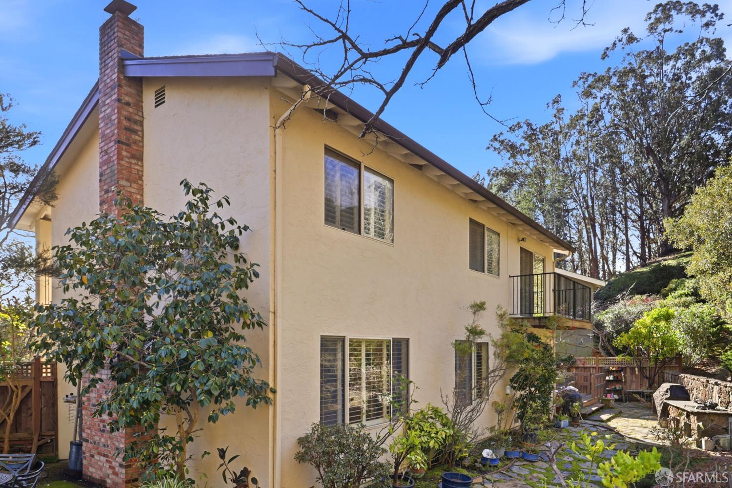 Detail Gallery Image 38 of 44 For 124 Csm Dr, San Mateo,  CA 94402 - 4 Beds | 2/1 Baths