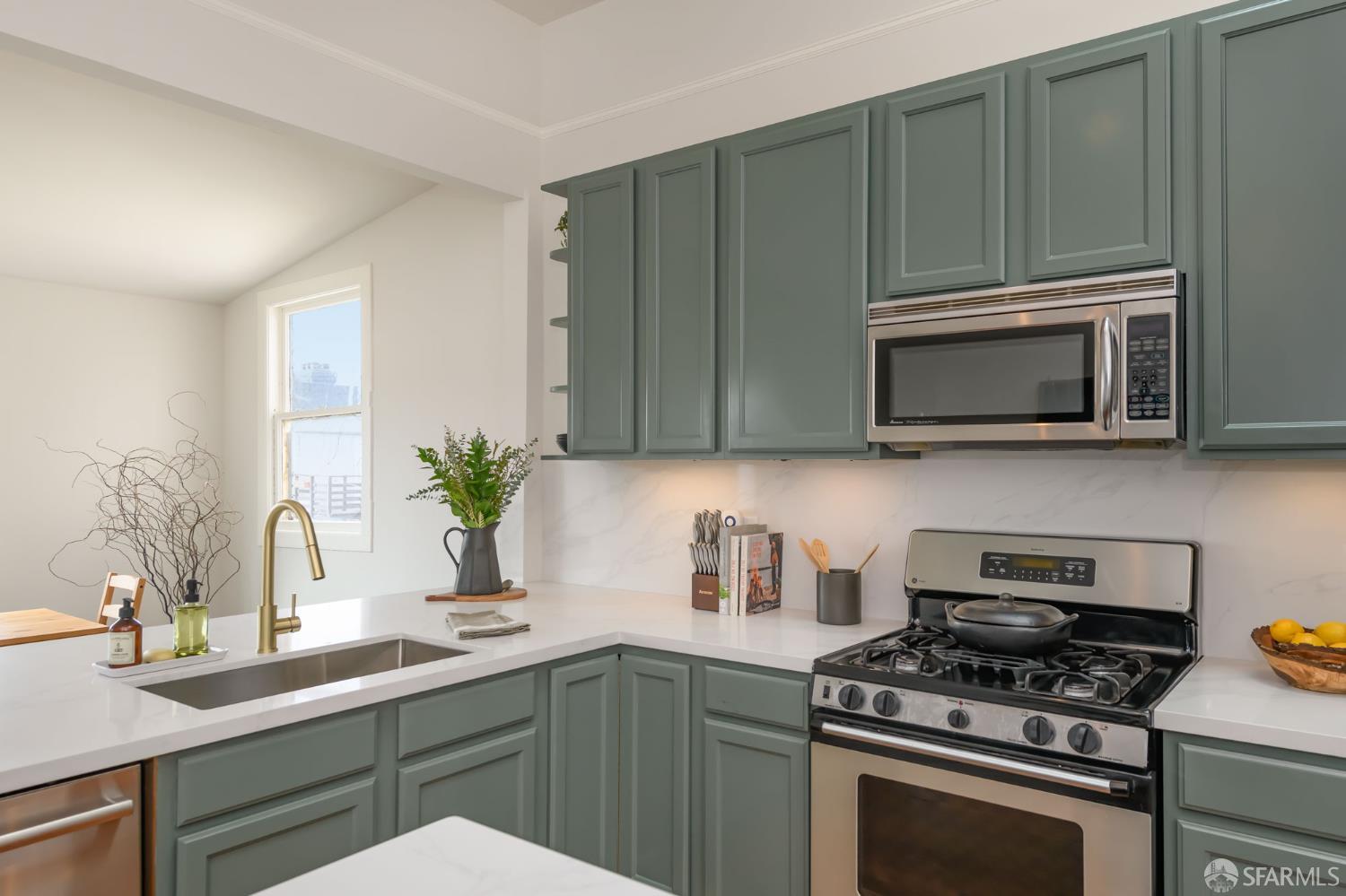 Detail Gallery Image 14 of 36 For 1174 Florida St, San Francisco,  CA 94110 - – Beds | – Baths