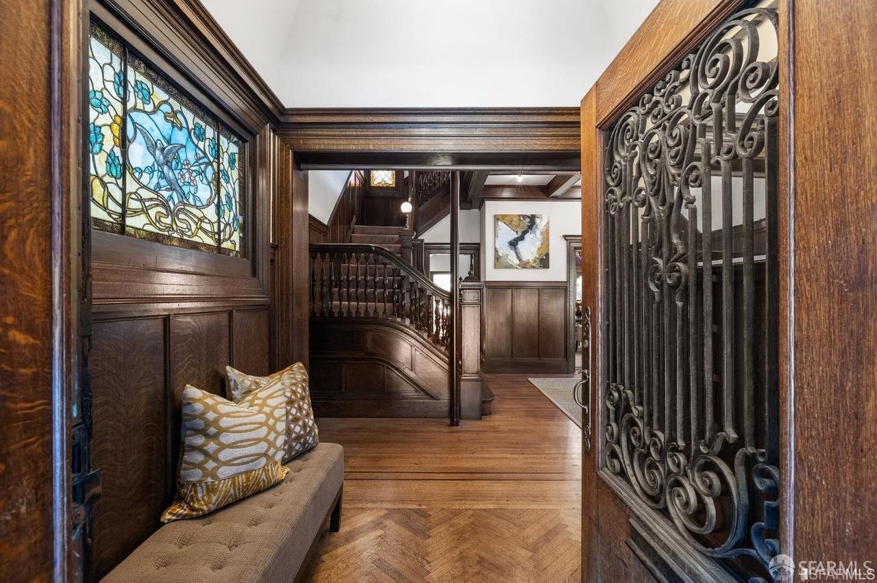 Detail Gallery Image 2 of 36 For 1461 Page St, San Francisco,  CA 94117 - 6 Beds | 2/2 Baths