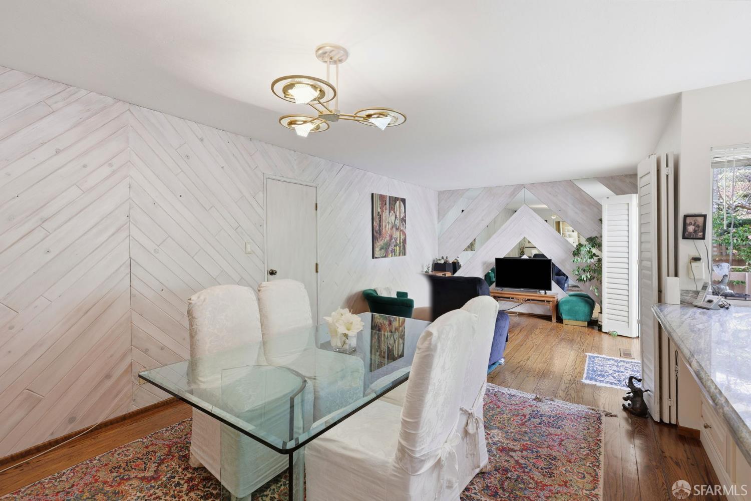 Detail Gallery Image 11 of 44 For 124 Csm Dr, San Mateo,  CA 94402 - 4 Beds | 2/1 Baths