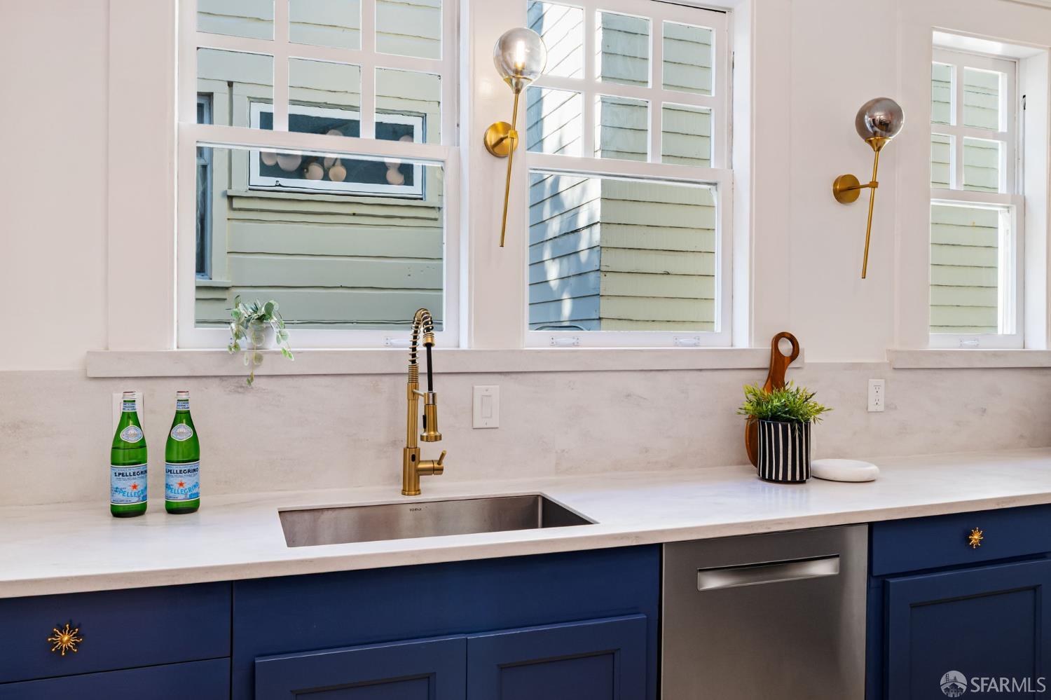 Detail Gallery Image 13 of 36 For 1242 Washington St, San Francisco,  CA 94108 - 2 Beds | 1 Baths