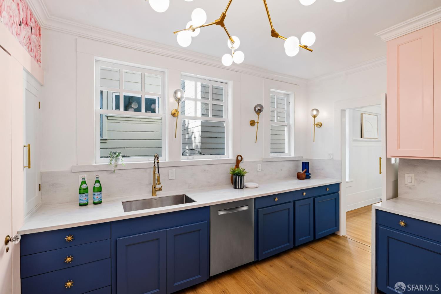 Detail Gallery Image 11 of 36 For 1242 Washington St, San Francisco,  CA 94108 - 2 Beds | 1 Baths