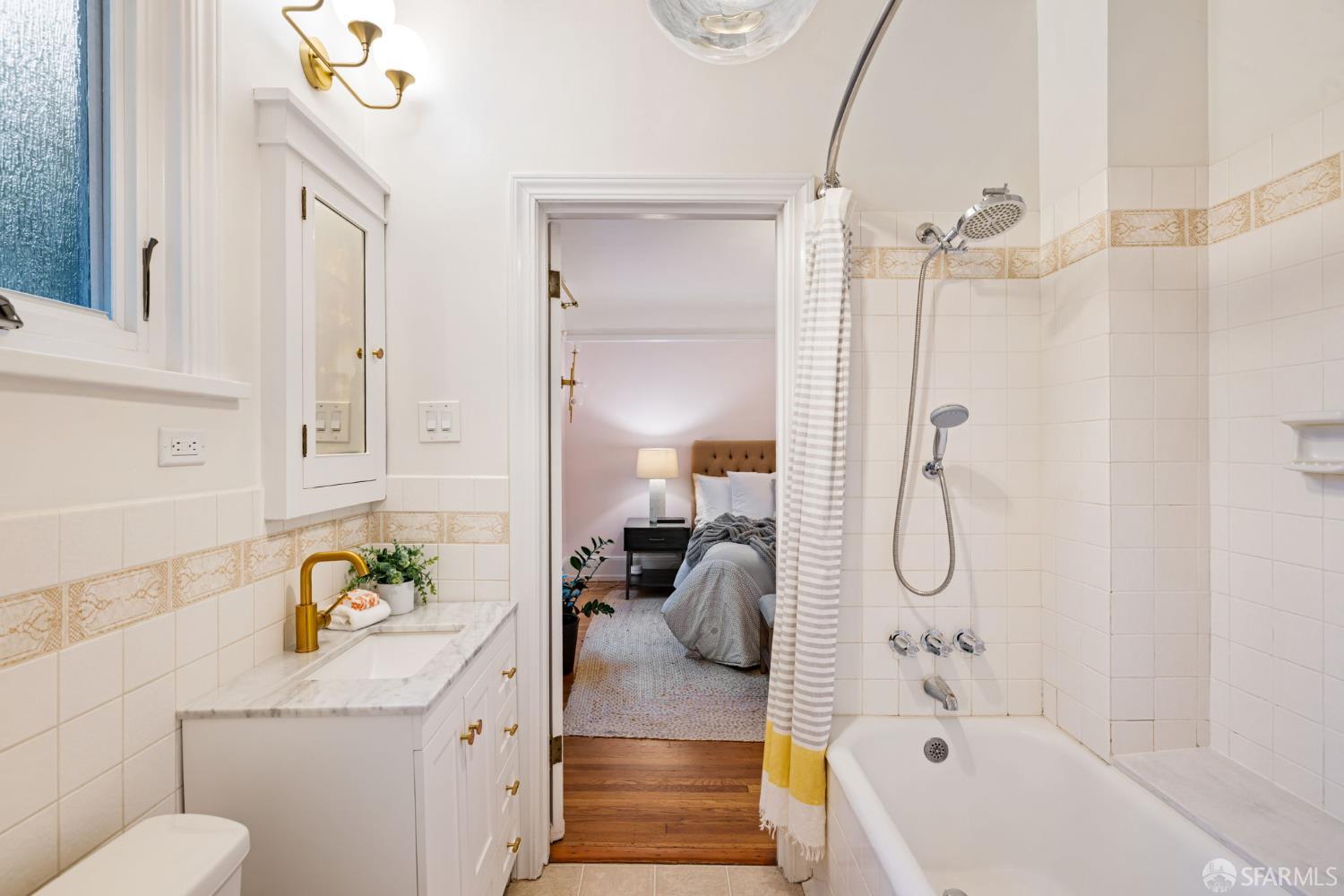 Detail Gallery Image 16 of 36 For 1242 Washington St, San Francisco,  CA 94108 - 2 Beds | 1 Baths