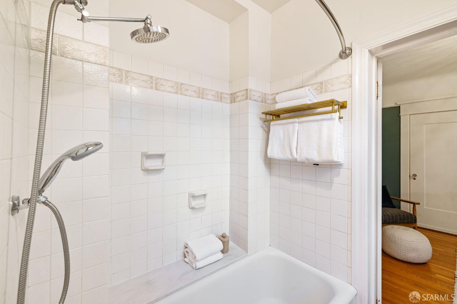 Detail Gallery Image 17 of 36 For 1242 Washington St, San Francisco,  CA 94108 - 2 Beds | 1 Baths