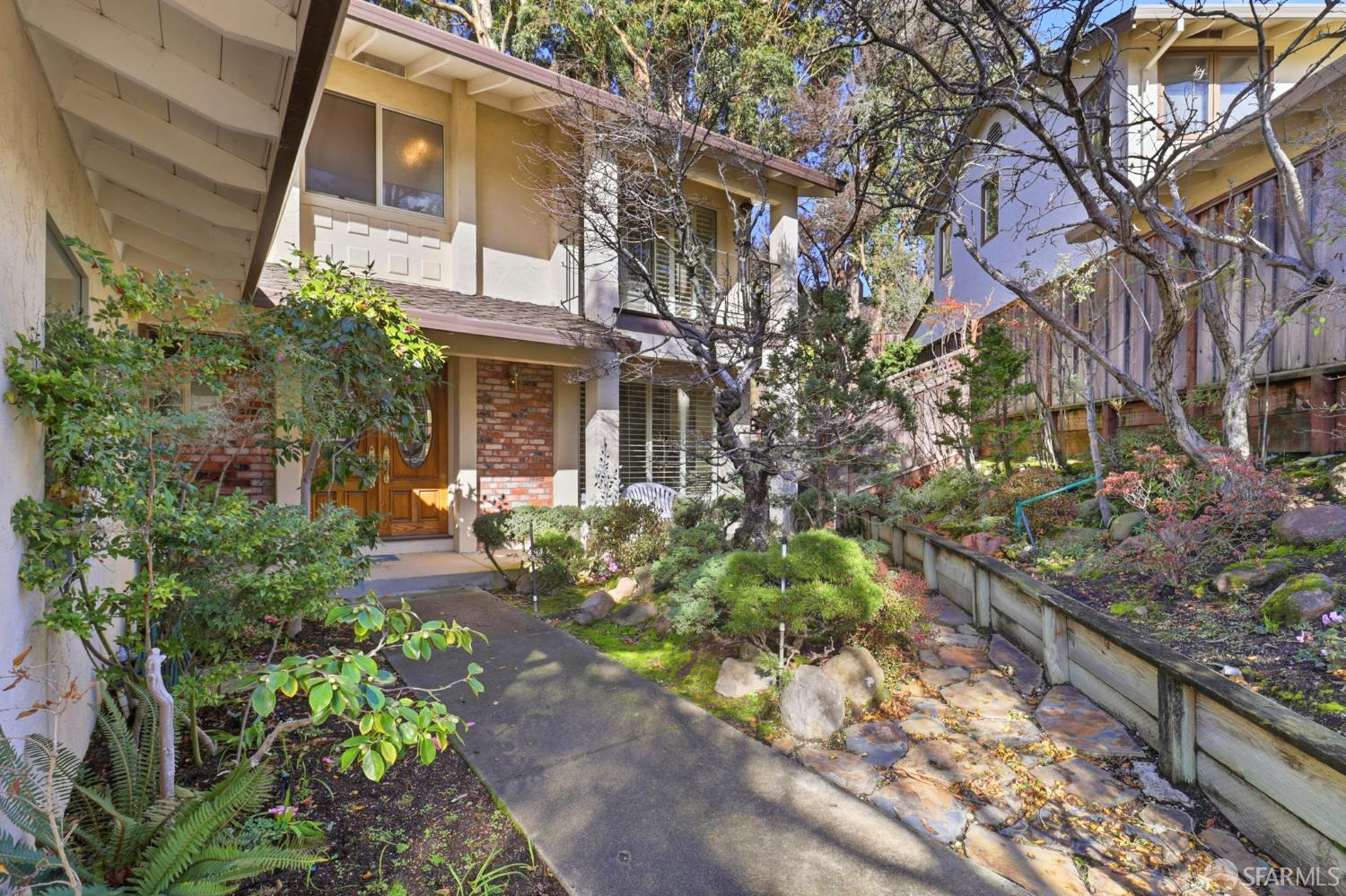 Detail Gallery Image 2 of 44 For 124 Csm Dr, San Mateo,  CA 94402 - 4 Beds | 2/1 Baths