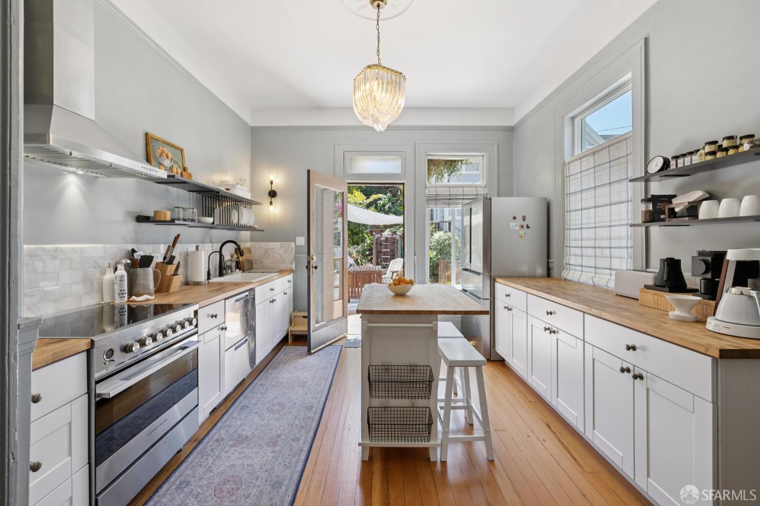 Detail Gallery Image 13 of 36 For 1461 Page St, San Francisco,  CA 94117 - 6 Beds | 2/2 Baths