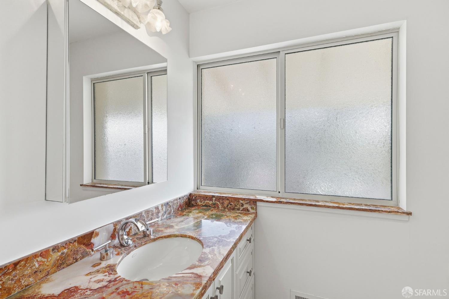 Detail Gallery Image 34 of 44 For 124 Csm Dr, San Mateo,  CA 94402 - 4 Beds | 2/1 Baths