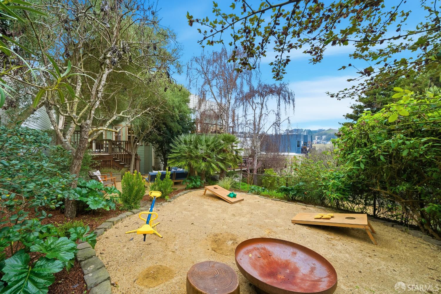 Detail Gallery Image 41 of 75 For 279 Diamond St, San Francisco,  CA 94114 - 4 Beds | 2/1 Baths