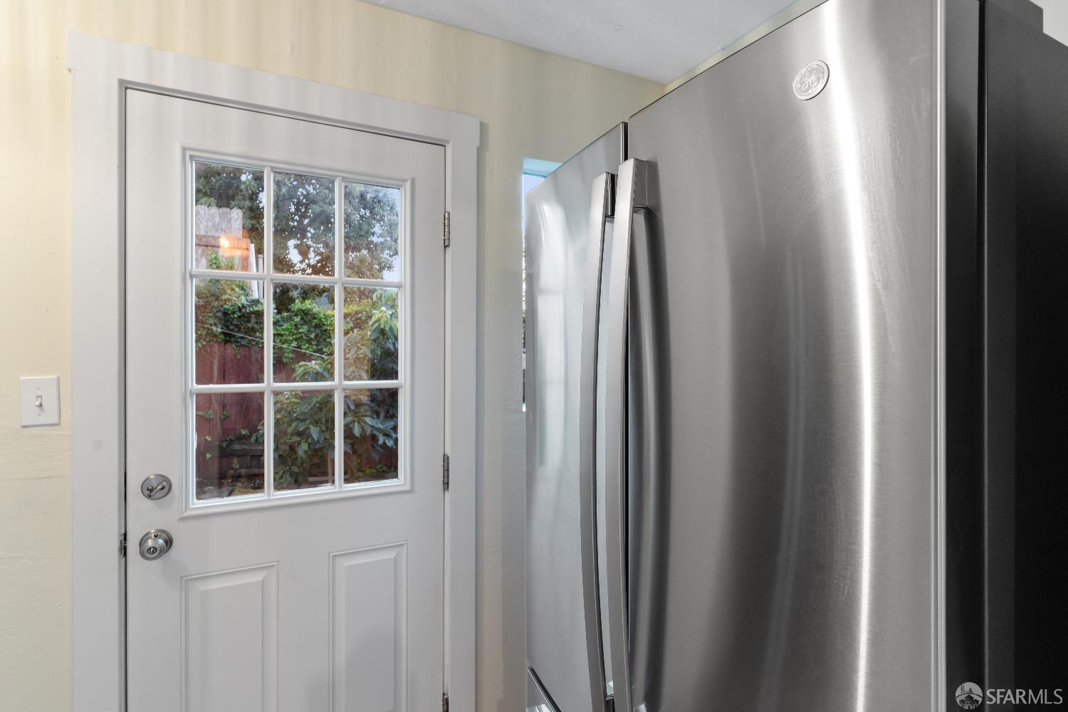 Detail Gallery Image 12 of 42 For 689 43rd St, Oakland,  CA 94609 - 2 Beds | 1 Baths