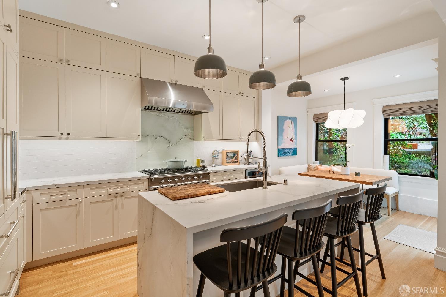 Detail Gallery Image 8 of 21 For 4147 20th St, San Francisco,  CA 94114 - 3 Beds | 2 Baths