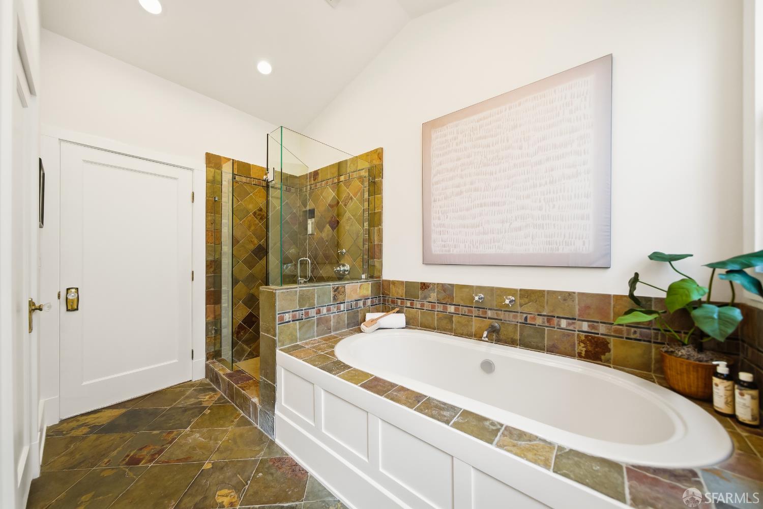 Detail Gallery Image 25 of 75 For 279 Diamond St, San Francisco,  CA 94114 - 4 Beds | 2/1 Baths