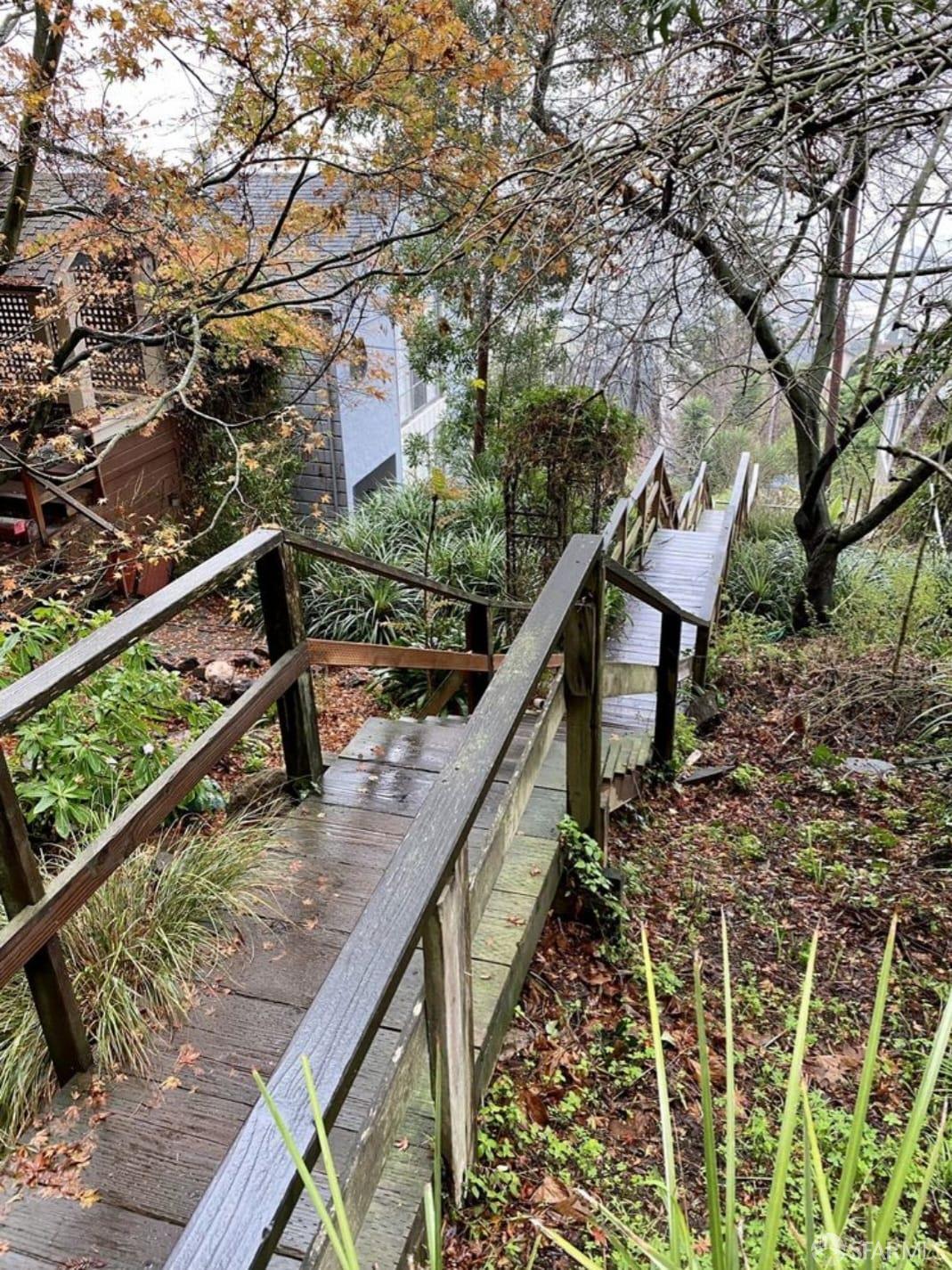 Detail Gallery Image 10 of 39 For 30 Harry St, San Francisco,  CA 94131 - 4 Beds | 2/1 Baths