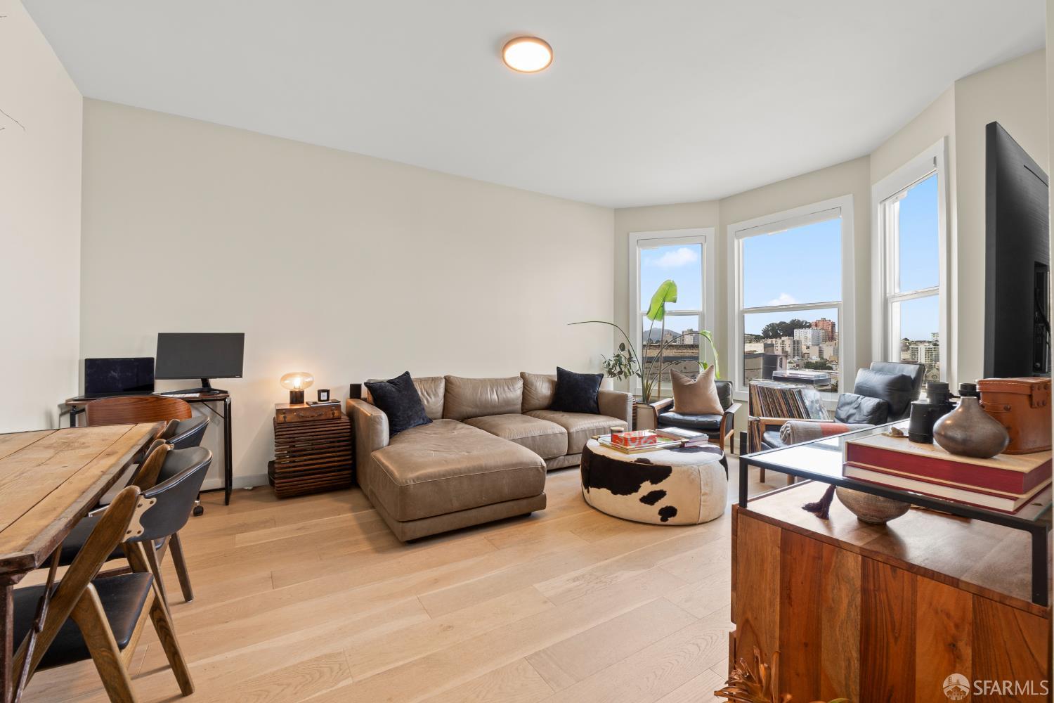 Detail Gallery Image 7 of 26 For 1811 Leavenworth St #7,  San Francisco,  CA 94109 - 2 Beds | 2 Baths