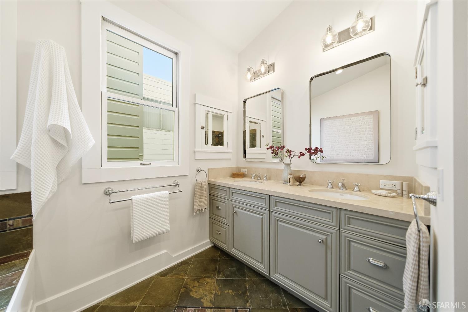 Detail Gallery Image 26 of 75 For 279 Diamond St, San Francisco,  CA 94114 - 4 Beds | 2/1 Baths