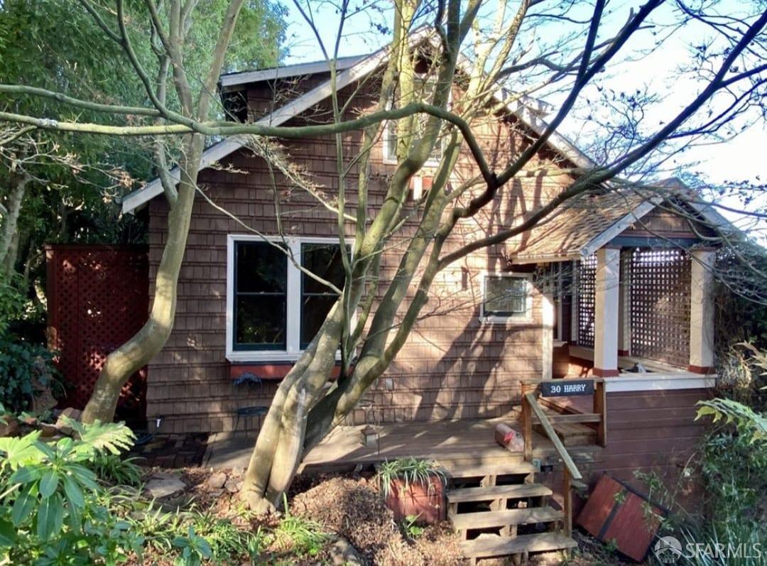 Detail Gallery Image 14 of 39 For 30 Harry St, San Francisco,  CA 94131 - 4 Beds | 2/1 Baths