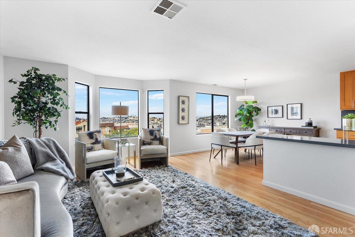 Browse active condo listings in BAYVIEW HEIGHTS