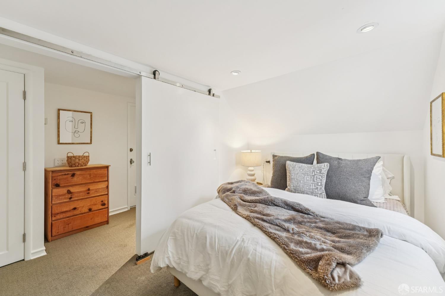 Detail Gallery Image 32 of 43 For 761 Noe St, San Francisco,  CA 94114 - 2 Beds | 1 Baths