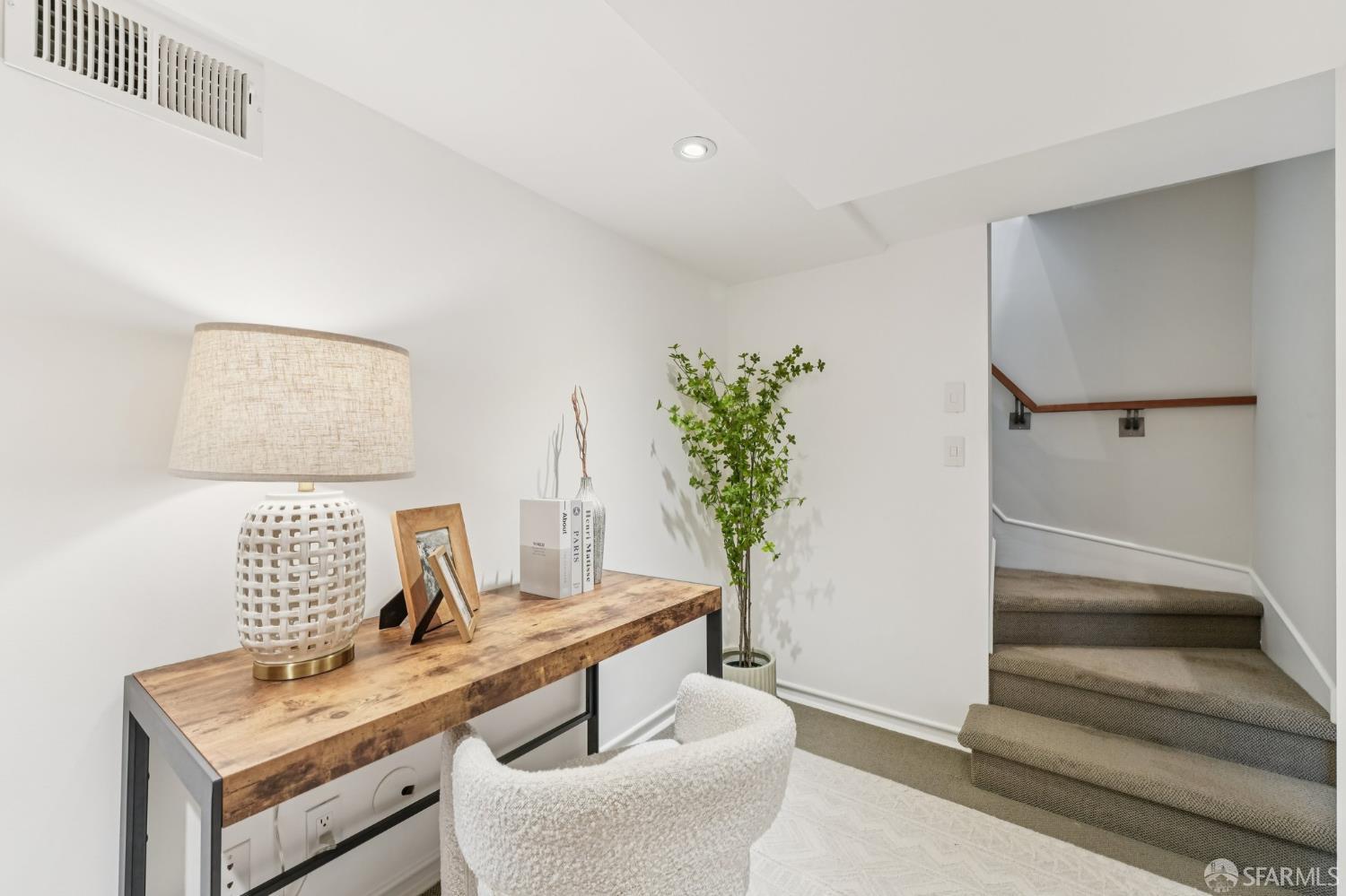 Detail Gallery Image 34 of 43 For 761 Noe St, San Francisco,  CA 94114 - 2 Beds | 1 Baths