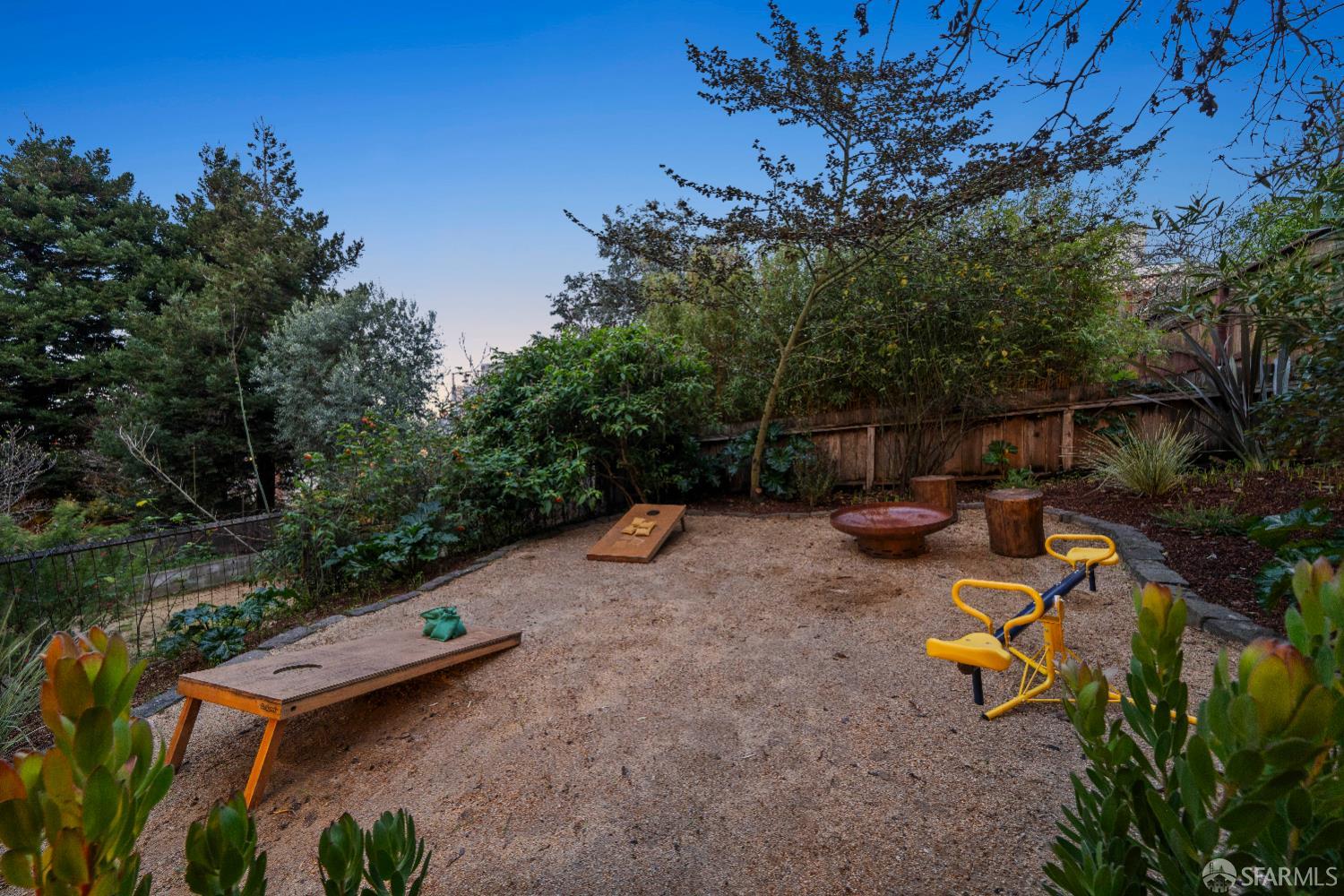 Detail Gallery Image 48 of 75 For 279 Diamond St, San Francisco,  CA 94114 - 4 Beds | 2/1 Baths