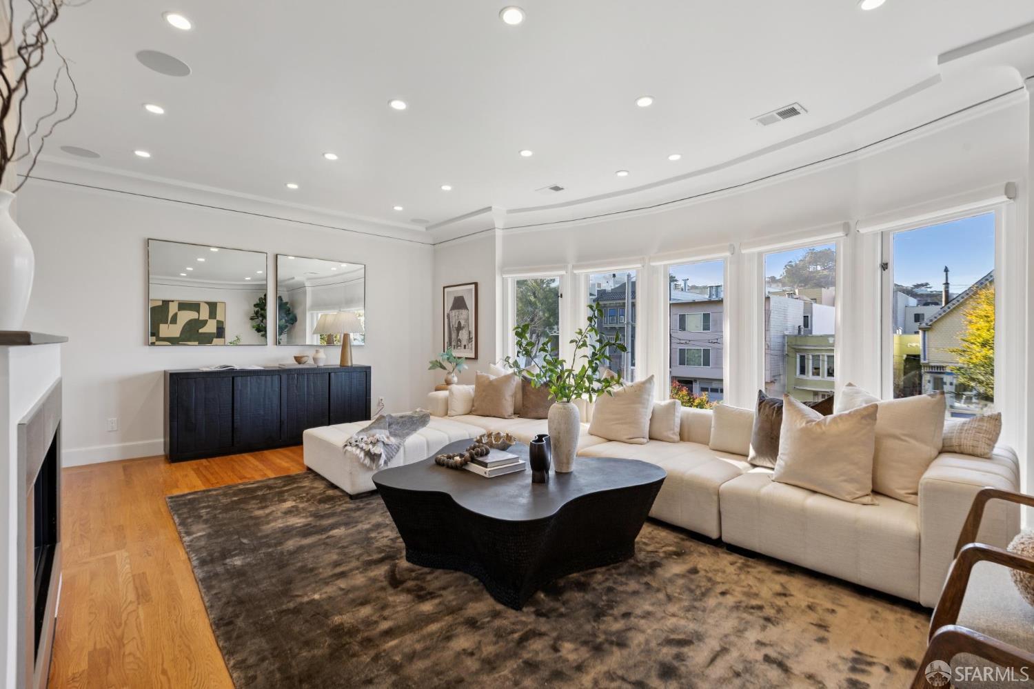 Detail Gallery Image 4 of 50 For 1640 9th Ave, San Francisco,  CA 94122 - 3 Beds | 2/1 Baths