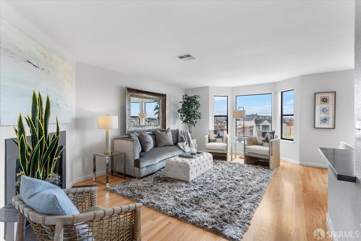 Detail Gallery Image 9 of 70 For 52 Jennings Ct, San Francisco,  CA 94124 - 3 Beds | 2 Baths