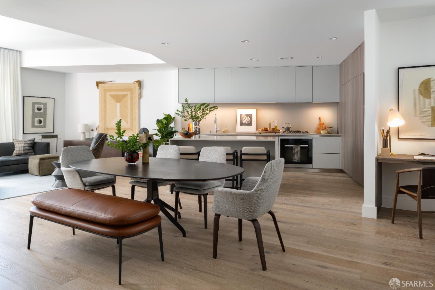 Front Image Thumbnail for SF426093858