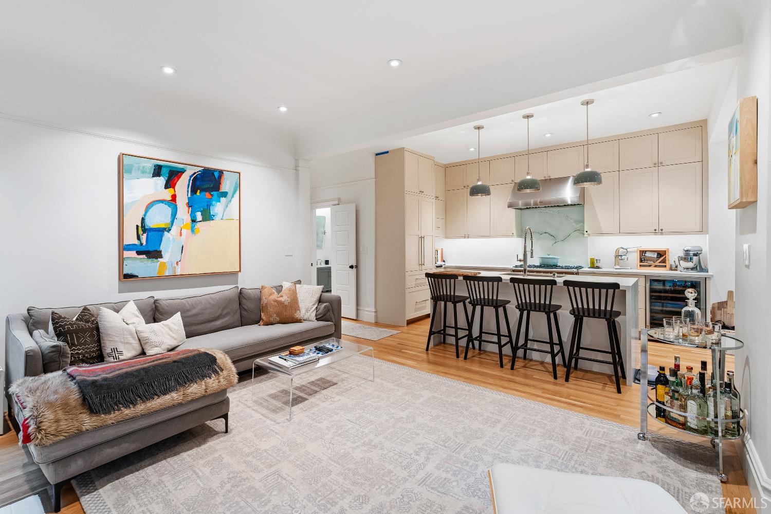 Detail Gallery Image 6 of 21 For 4147 20th St, San Francisco,  CA 94114 - 3 Beds | 2 Baths