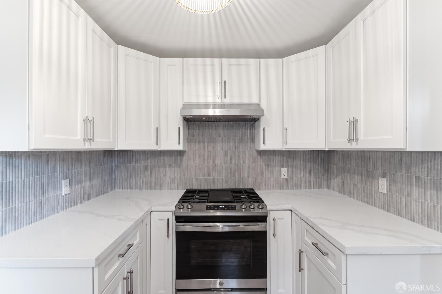 Detail Gallery Image 7 of 42 For 689 43rd St, Oakland,  CA 94609 - 2 Beds | 1 Baths