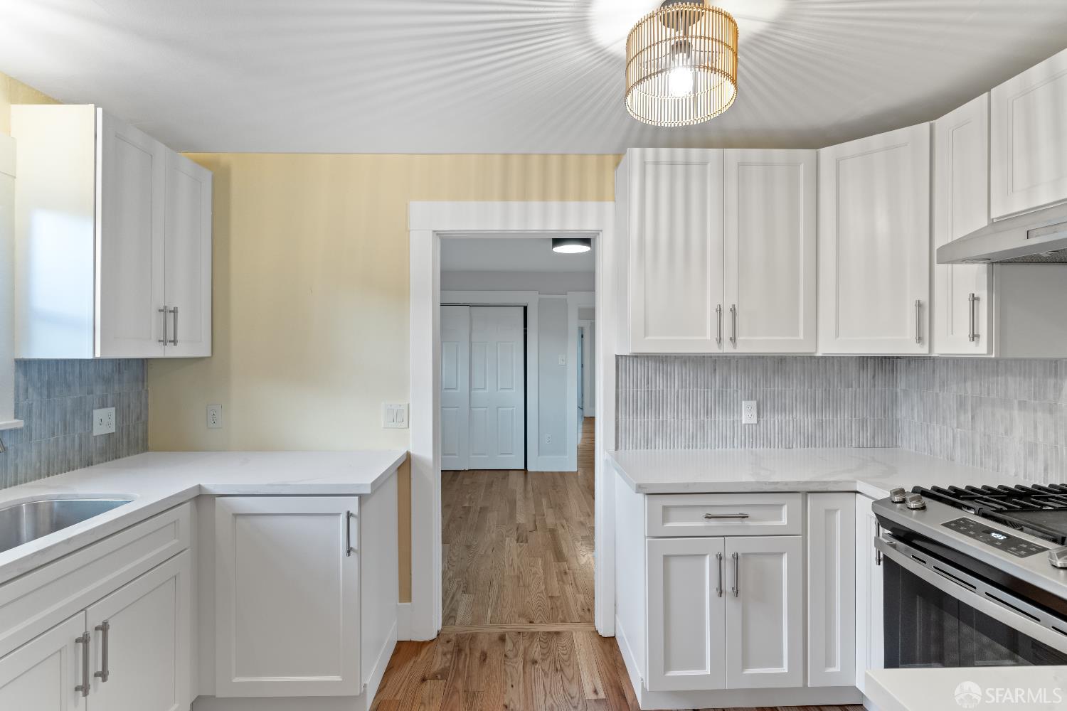 Detail Gallery Image 10 of 42 For 689 43rd St, Oakland,  CA 94609 - 2 Beds | 1 Baths