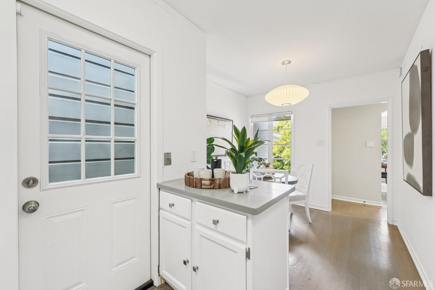 Detail Gallery Image 24 of 43 For 761 Noe St, San Francisco,  CA 94114 - 2 Beds | 1 Baths