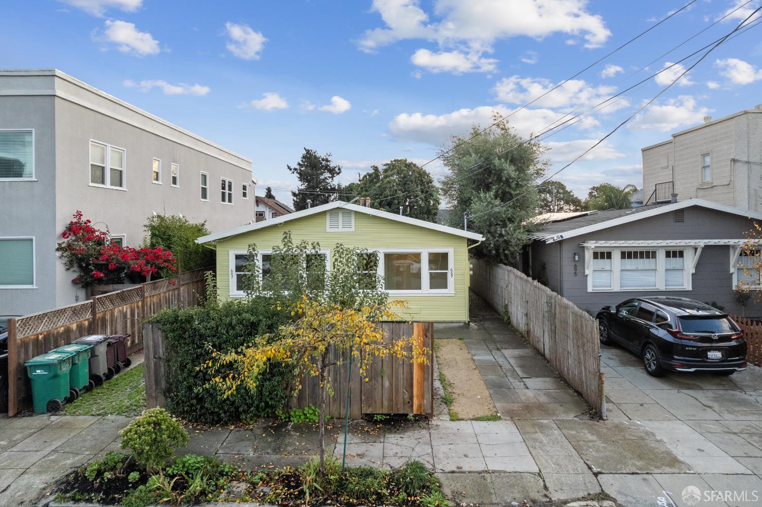 Detail Gallery Image 39 of 42 For 689 43rd St, Oakland,  CA 94609 - 2 Beds | 1 Baths