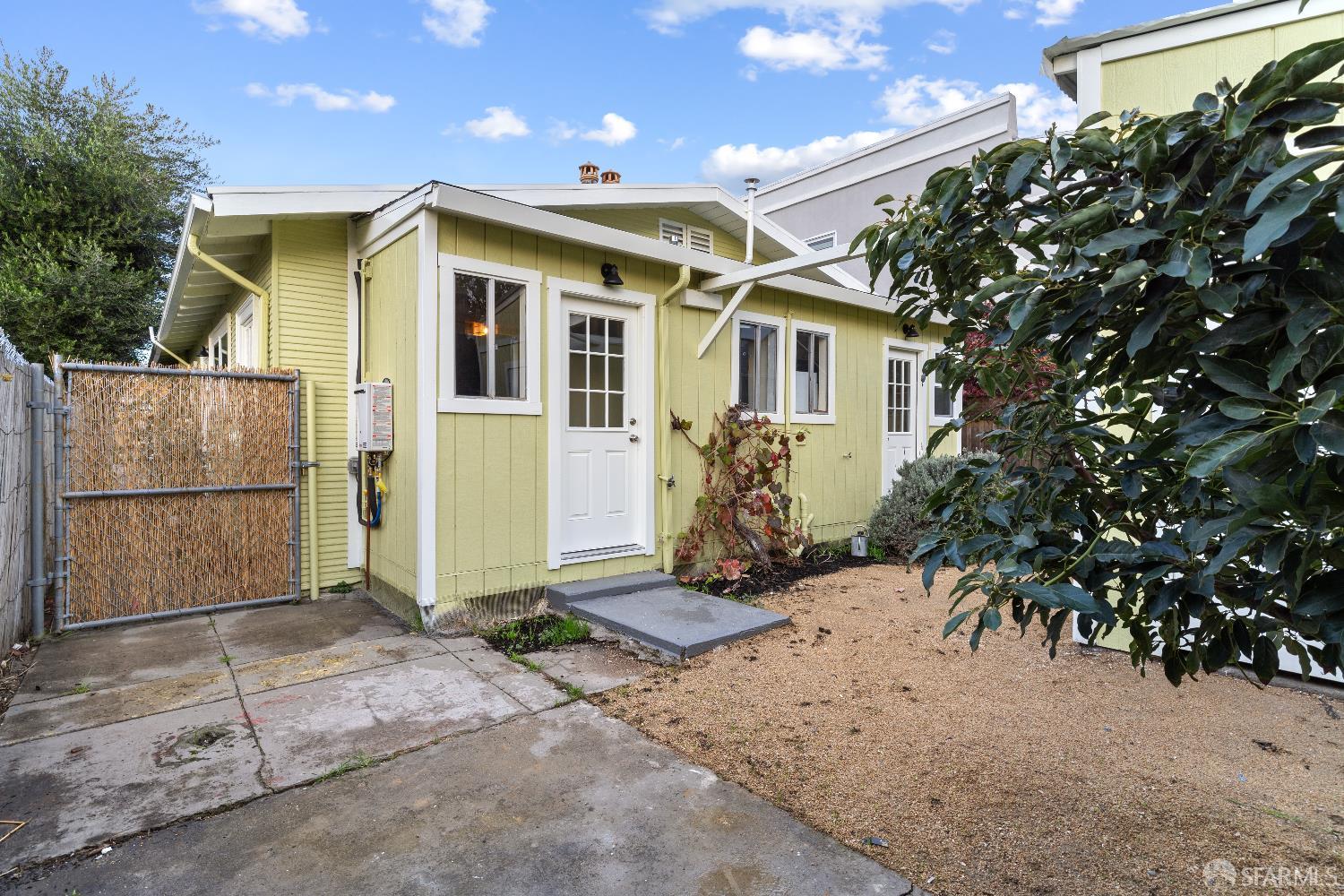 Detail Gallery Image 27 of 42 For 689 43rd St, Oakland,  CA 94609 - 2 Beds | 1 Baths