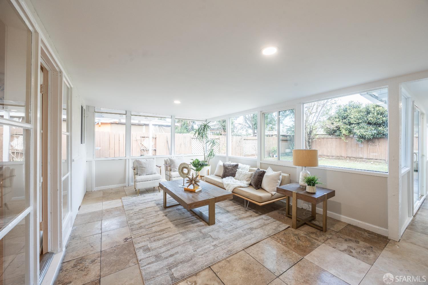 Detail Gallery Image 10 of 33 For 15 Garden St, Redwood City,  CA 94063 - 4 Beds | 2 Baths