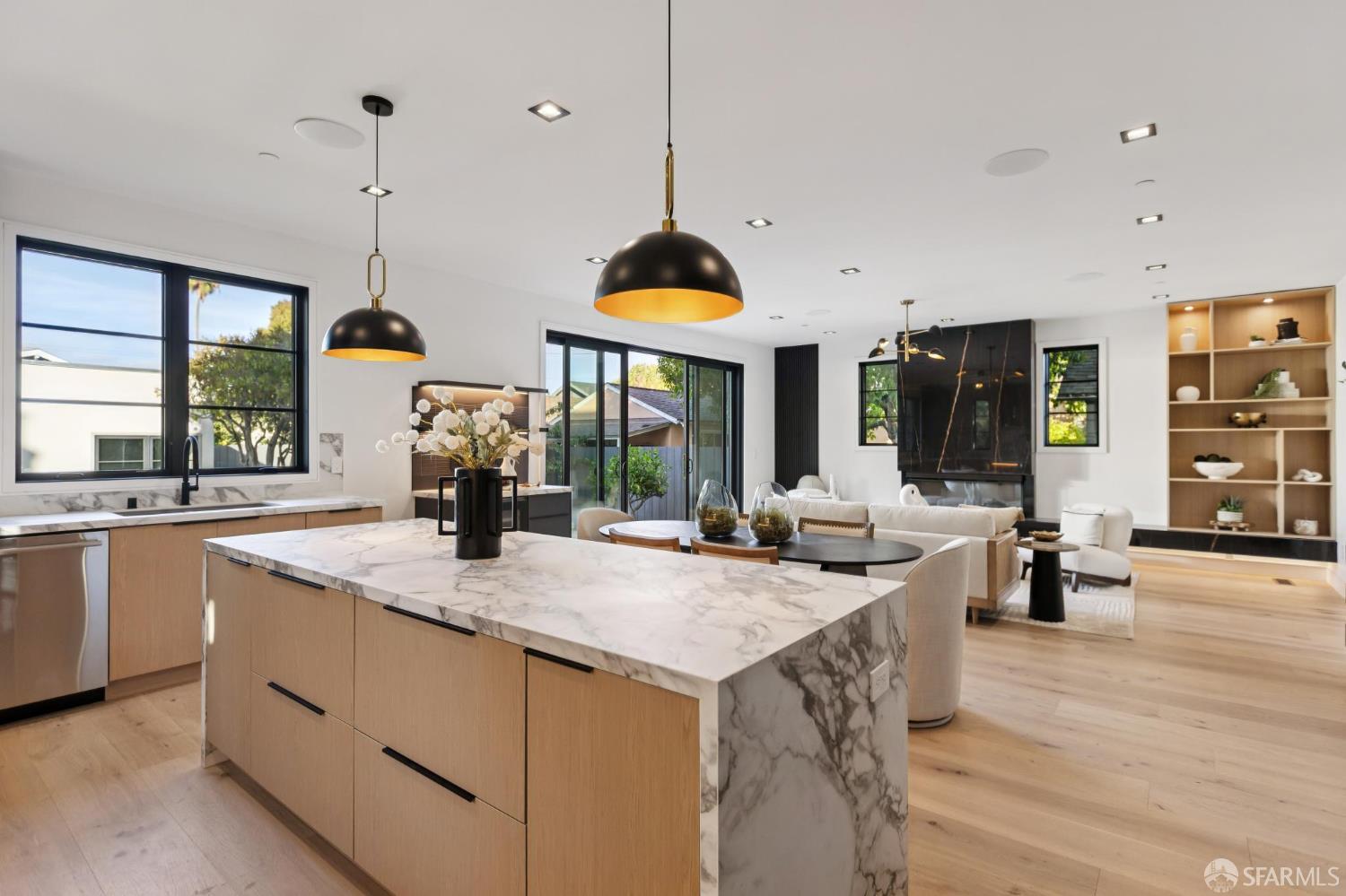 Detail Gallery Image 14 of 38 For 10 Channing Rd, Burlingame,  CA 94010 - 5 Beds | 5/1 Baths