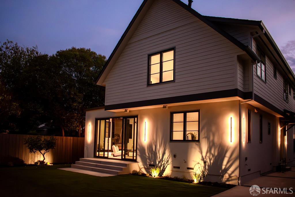 Detail Gallery Image 4 of 38 For 10 Channing Rd, Burlingame,  CA 94010 - 5 Beds | 5/1 Baths