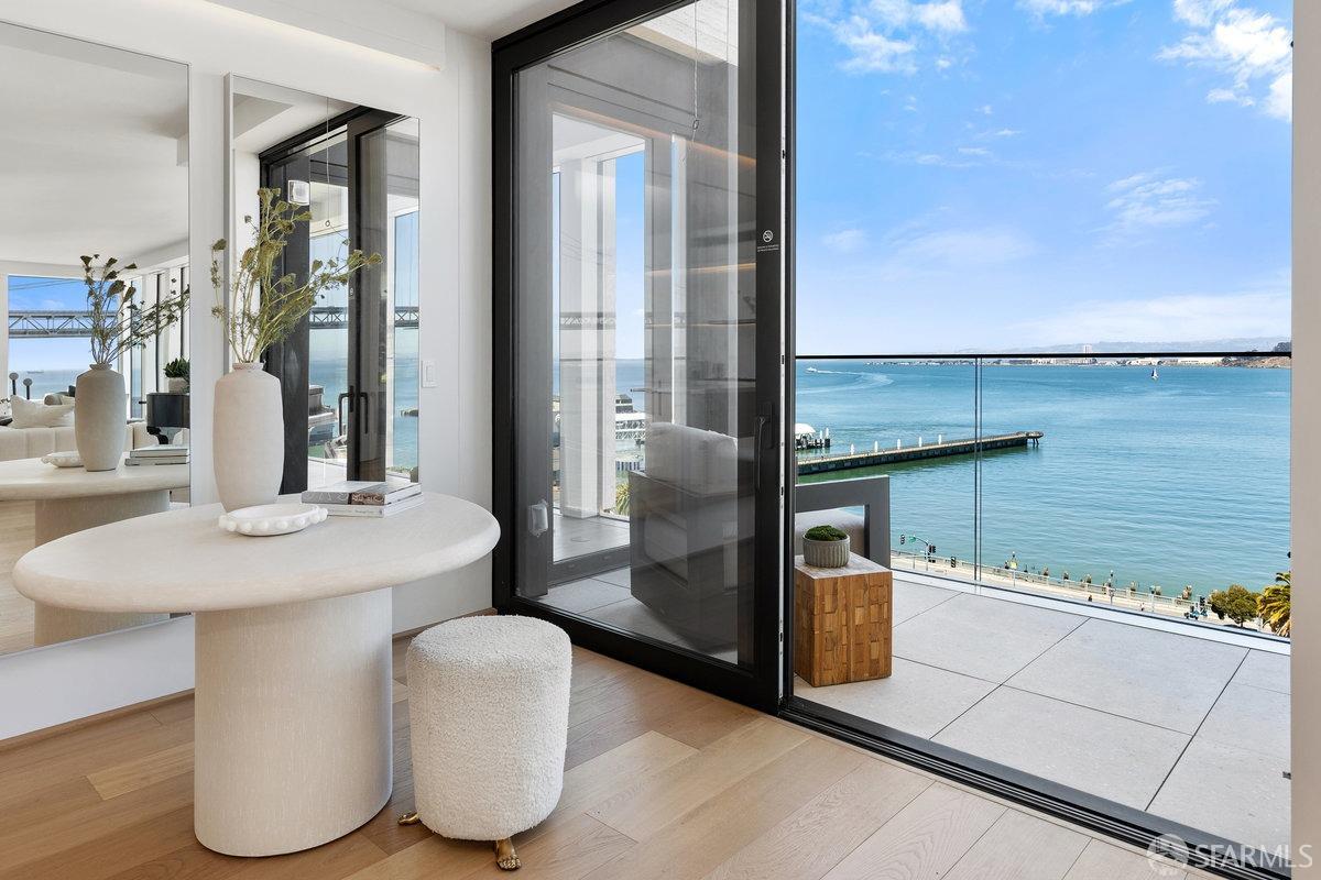 Detail Gallery Image 29 of 73 For 1 Steuart Ln #801,  San Francisco,  CA 94105 - 3 Beds | 3 Baths