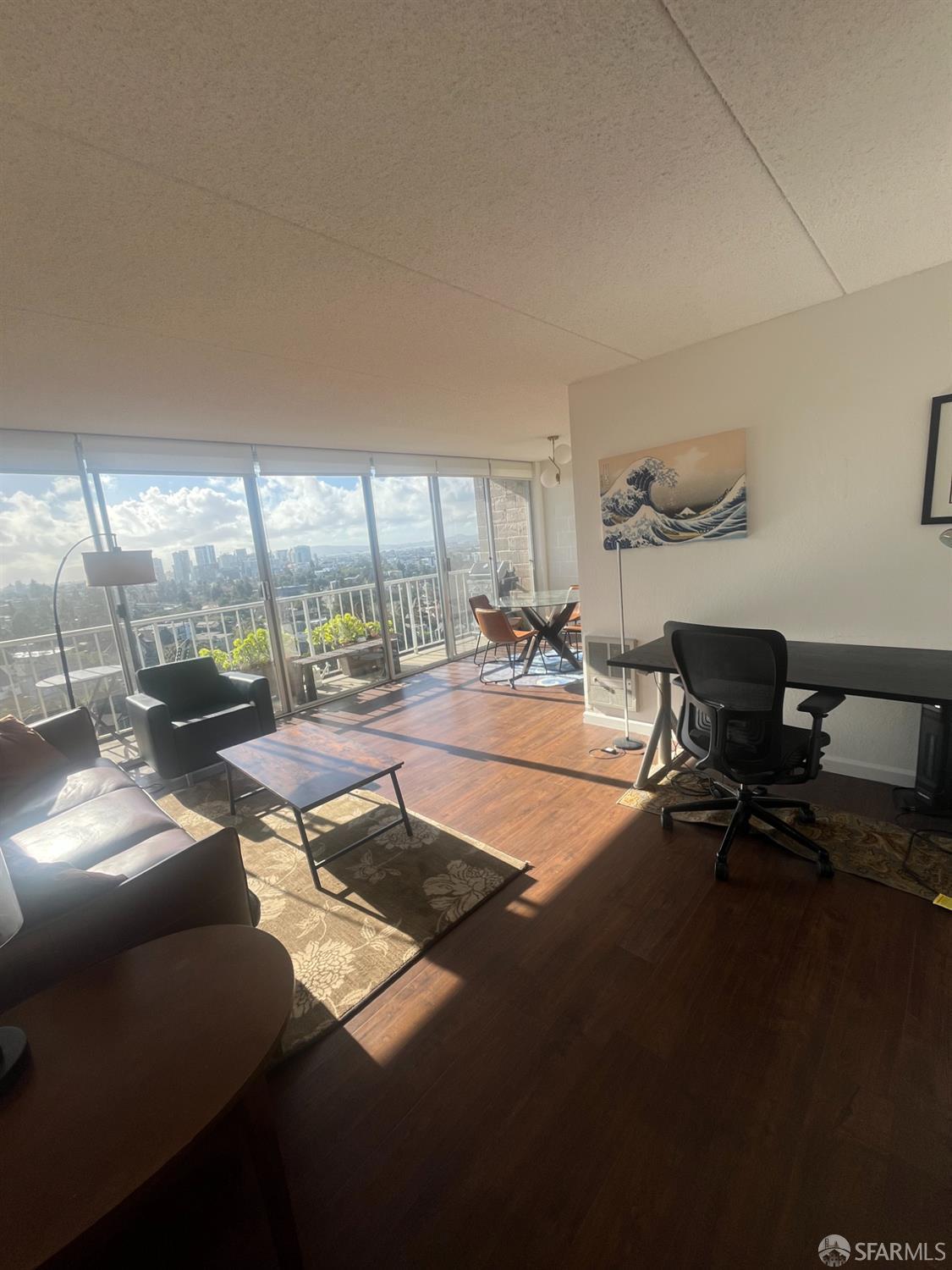 Detail Gallery Image 5 of 11 For 1 Kelton Ct 9a,  Oakland,  CA 94611 - 1 Beds | 1 Baths