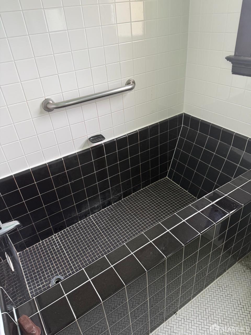 Detail Gallery Image 10 of 48 For 436 Edinburgh St, San Francisco,  CA 94112 - 0 Beds | 1 Baths