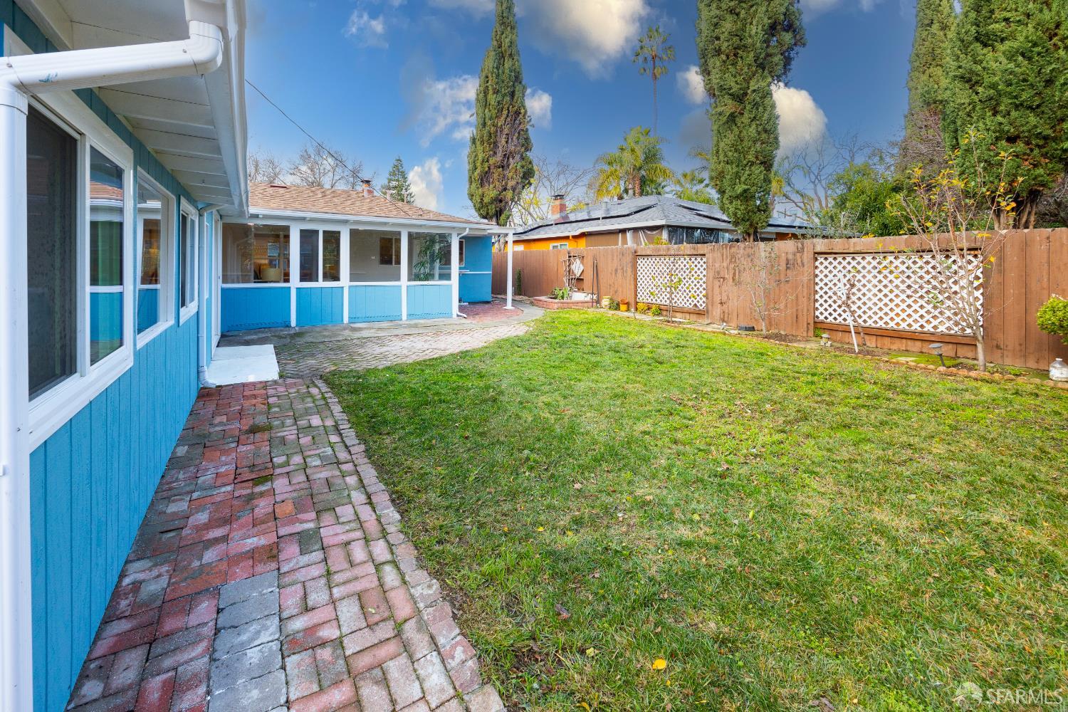 Detail Gallery Image 29 of 33 For 15 Garden St, Redwood City,  CA 94063 - 4 Beds | 2 Baths