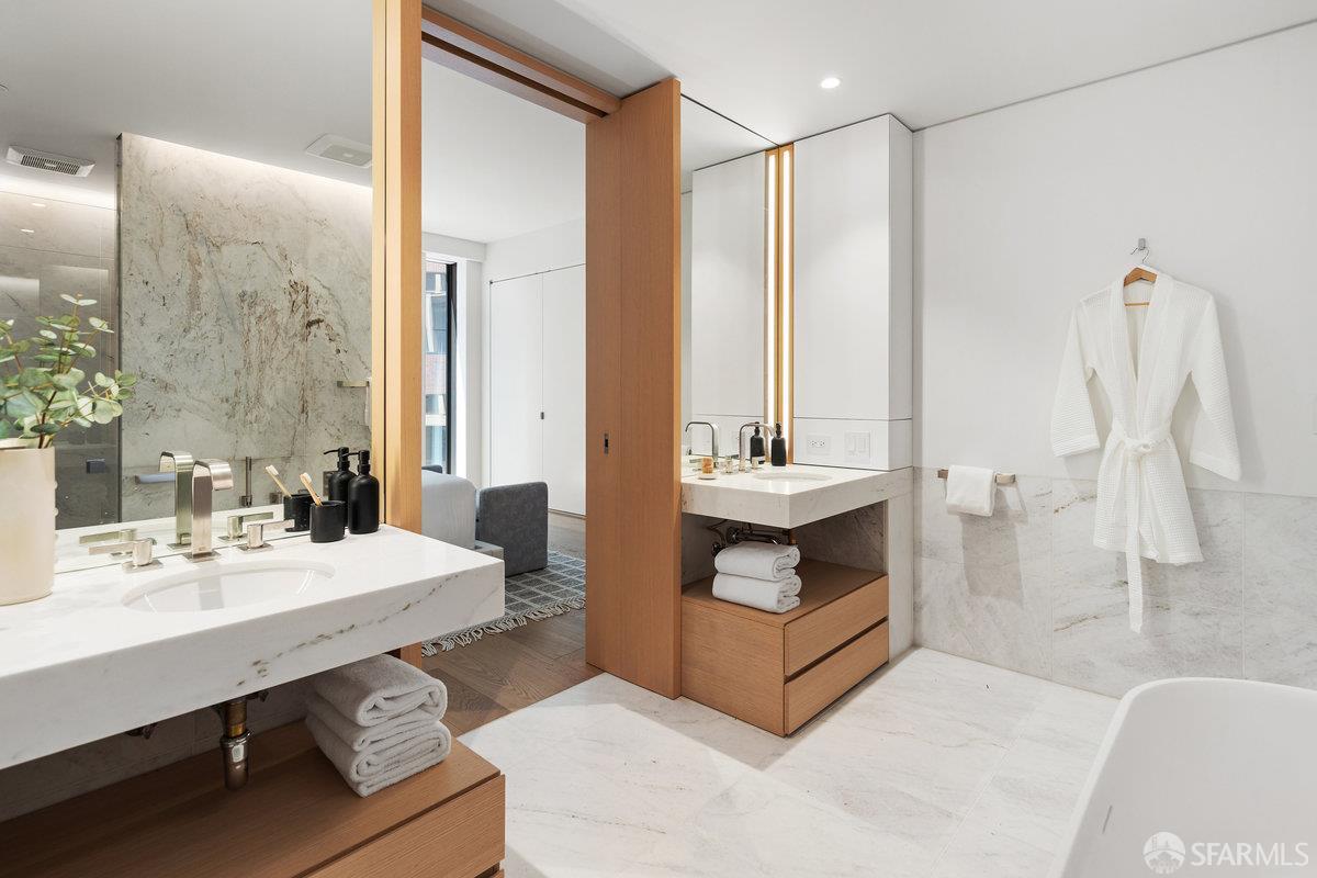 1 Steuart UNIT 1704, San Francisco, CA, 94105