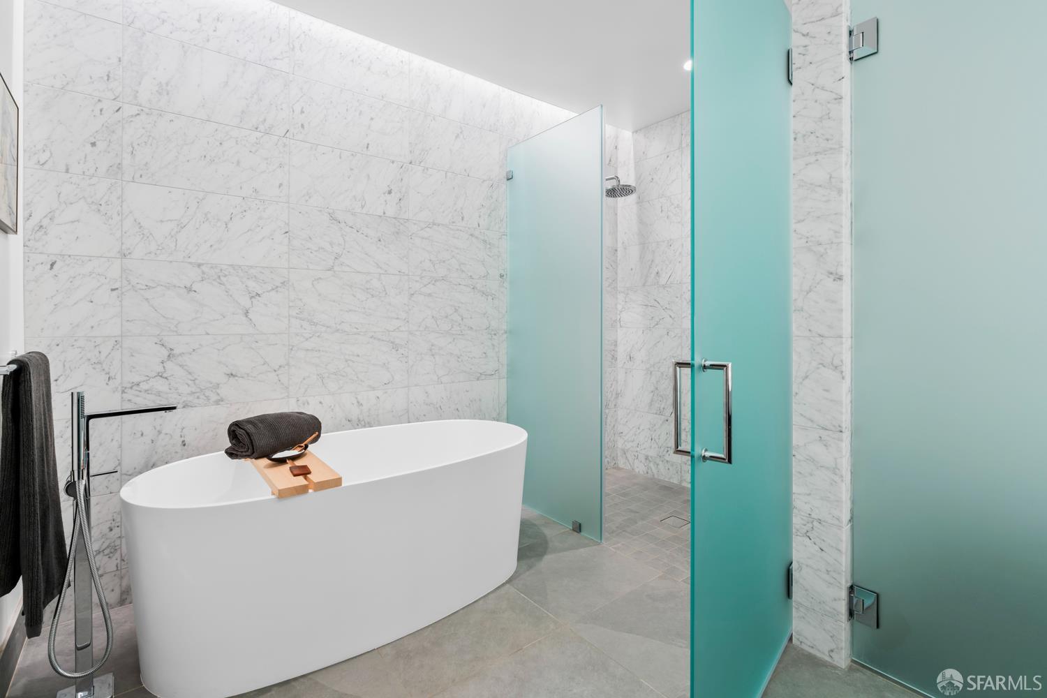 Detail Gallery Image 15 of 61 For 1 Bristol Ct #208,  San Francisco,  CA 94130 - 2 Beds | 2/1 Baths