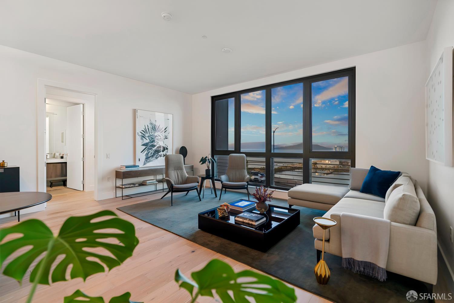 Front Image Thumbnail for SF426093864