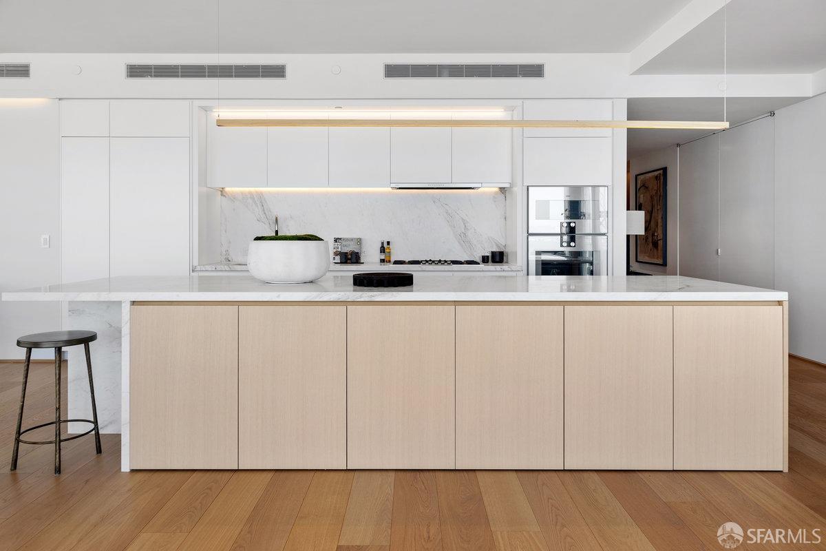 Detail Gallery Image 27 of 73 For 1 Steuart Ln #801,  San Francisco,  CA 94105 - 3 Beds | 3 Baths