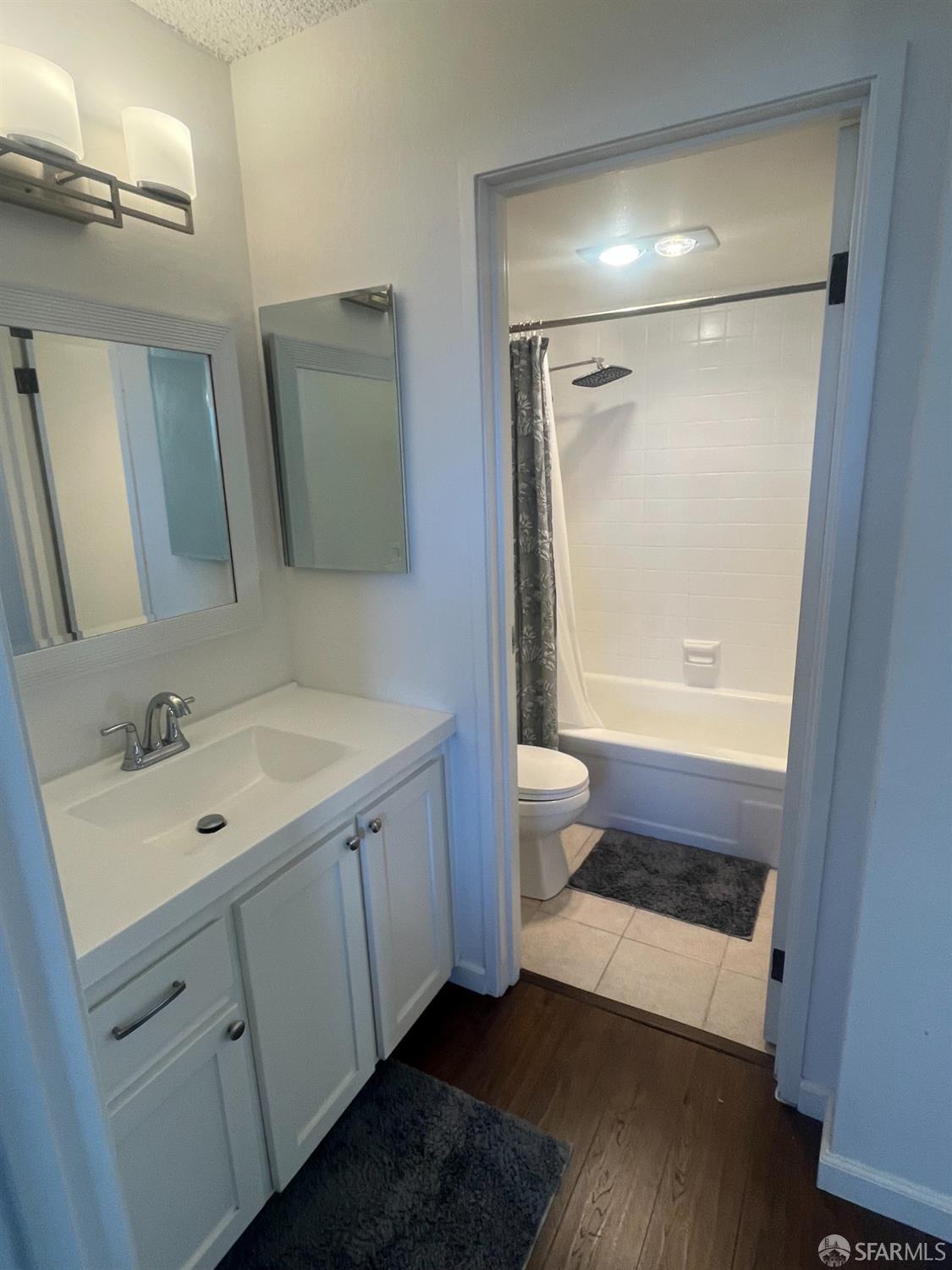 Detail Gallery Image 6 of 11 For 1 Kelton Ct 9a,  Oakland,  CA 94611 - 1 Beds | 1 Baths