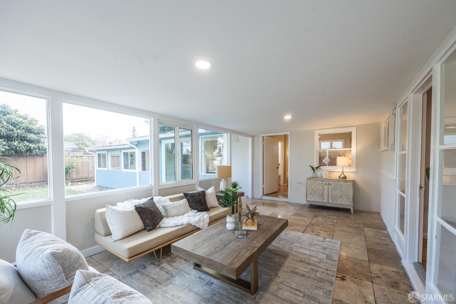 Detail Gallery Image 12 of 33 For 15 Garden St, Redwood City,  CA 94063 - 4 Beds | 2 Baths