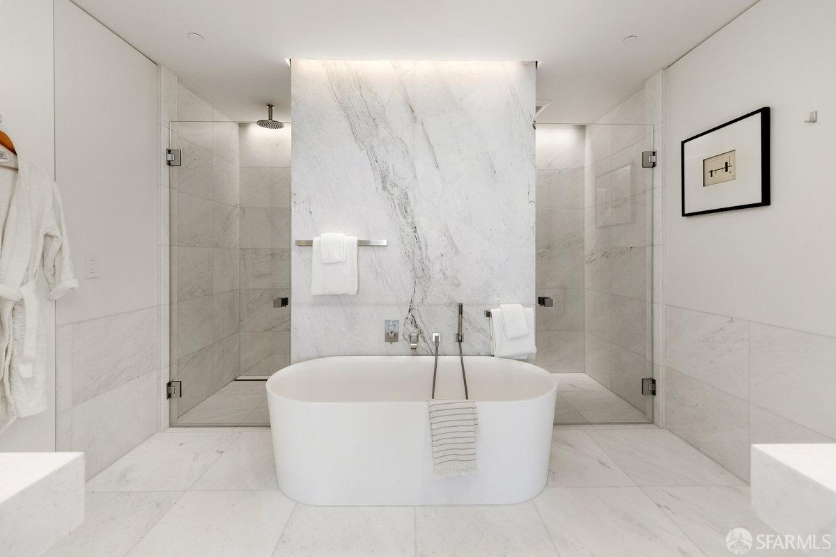 Detail Gallery Image 38 of 73 For 1 Steuart Ln #801,  San Francisco,  CA 94105 - 3 Beds | 3 Baths